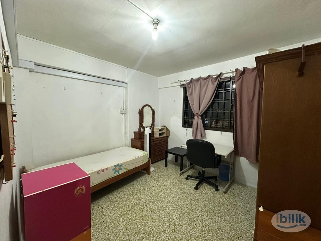 Image 4 of Block 113 Depot Road in Bukit Merah has a Common Room Available Immediately in a 5-Rm HDB square Point Block. 100113 - Room rental in 