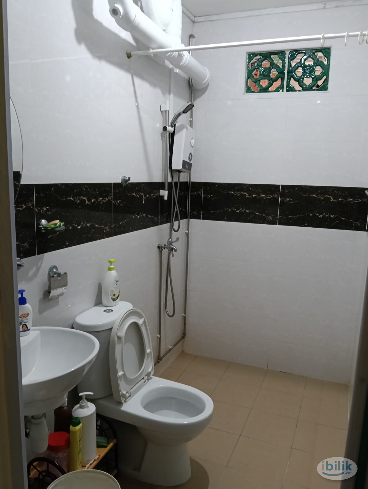 Image 4 of 732 Woodlands Circle Room for Renting - Room rental in 