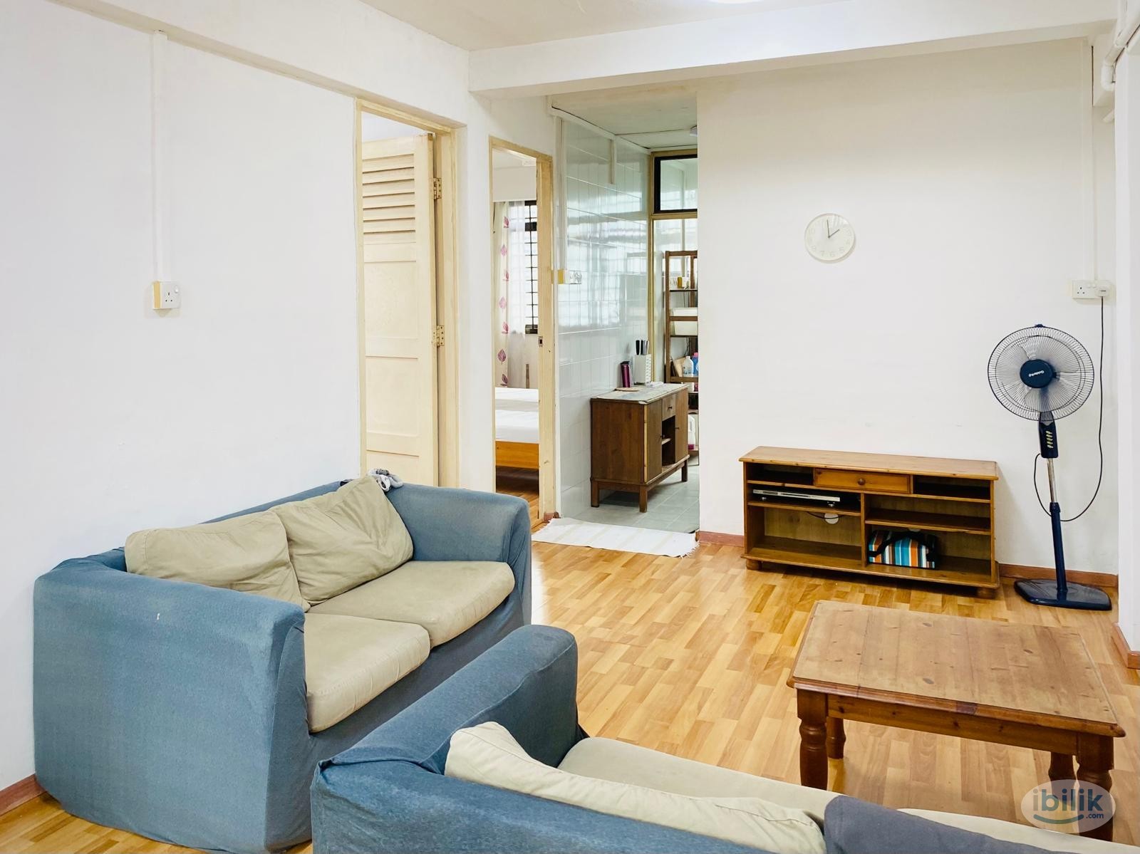 Image 1 of 3 Bedrooms with aircon - Room rental in 