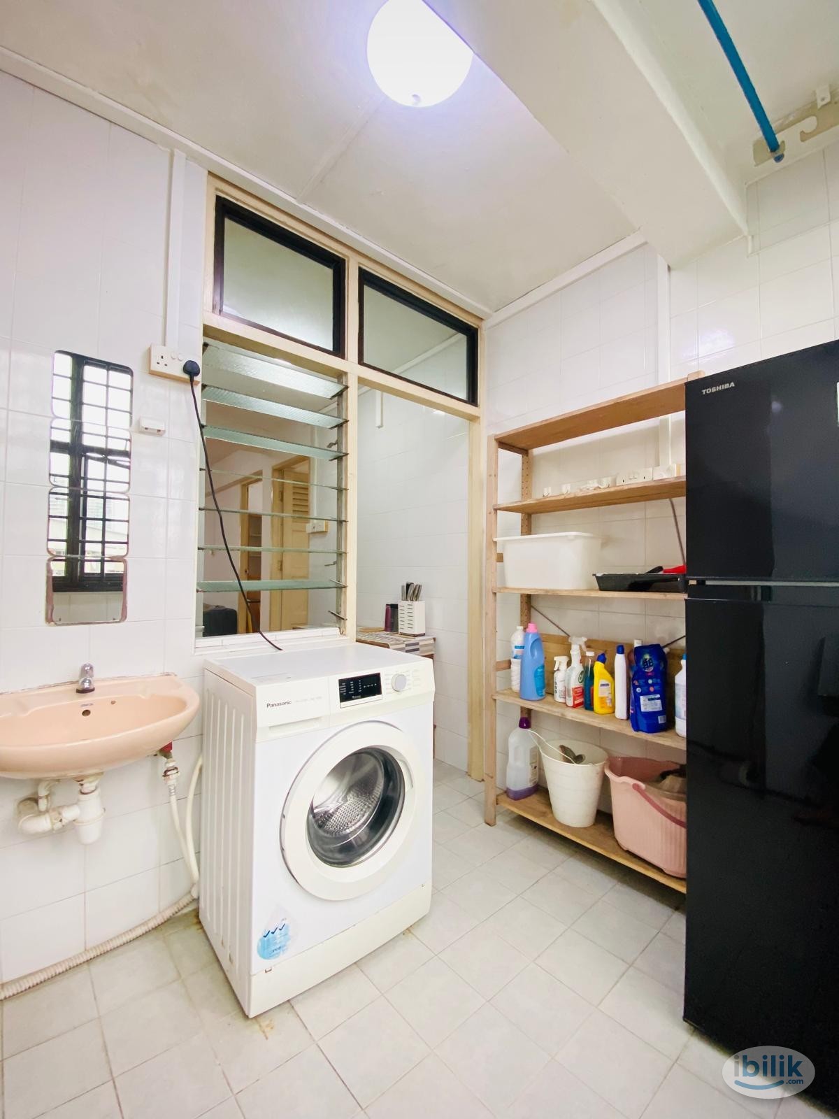 Image 4 of 3 Bedrooms with aircon - Room rental in 