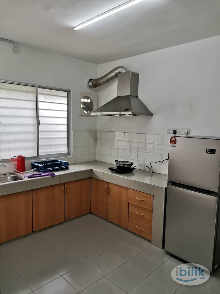 Image 4 of Fully Furnished 🤩Including Car park🚗 and Utilities ⭐ Middle Queenbedroom with AC located in Taman Aman, Petaling Jaya - Room rental in 