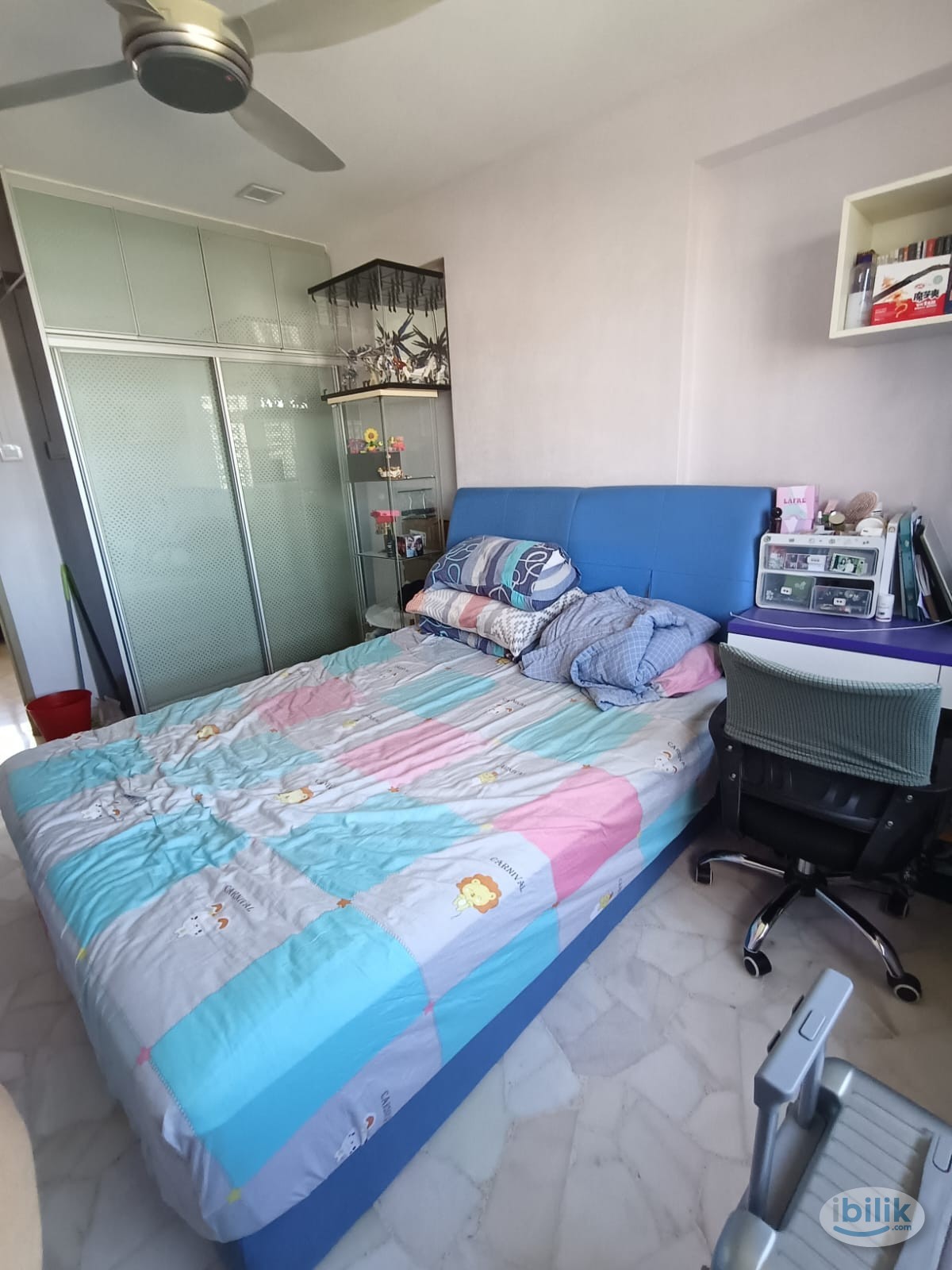 Image 1 of Middle Room at Woodlands, Singapore - Room rental in 