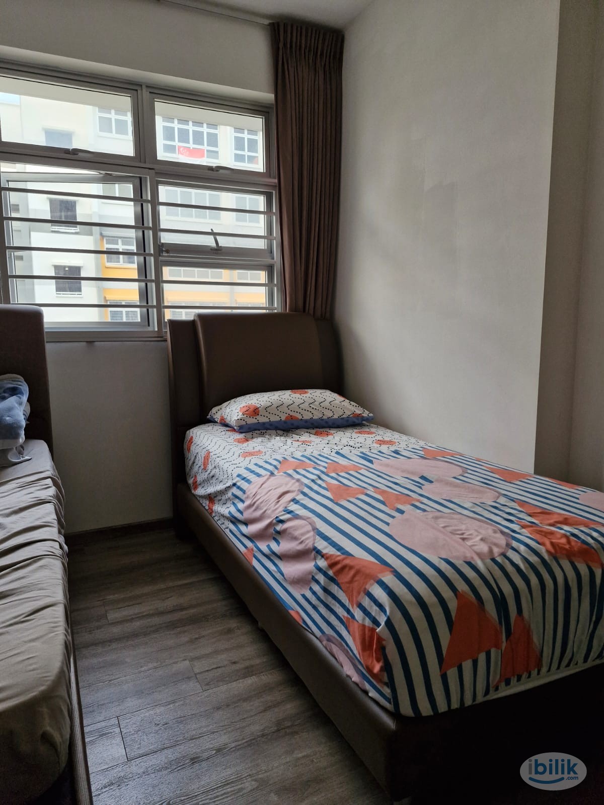 Image 1 of Middle Room at Bukit Batok, Singapore - Room rental in 