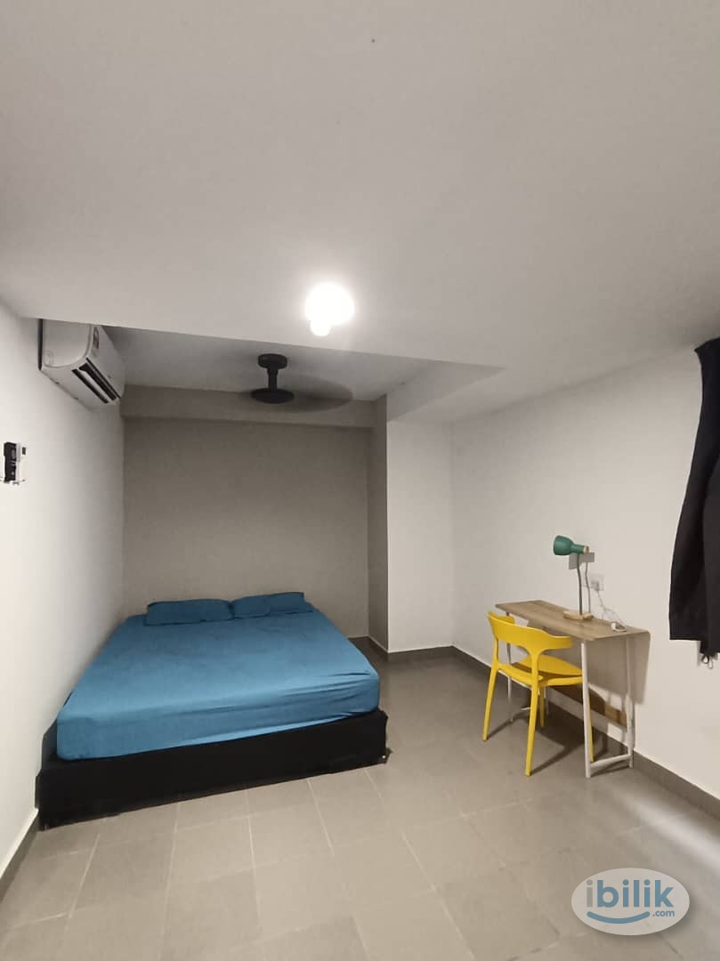 Image 1 of 0 DEPOSIT ROOM FOR RENT NEAR SENTUL🏠✨ 2 MIN WALK TO MRT KENTONMEN🚶🚉 5 MIN DRIVE TO BAMBOO HILLS🚘 18 MIN DRIVE TO UM✅ - Room rental in 