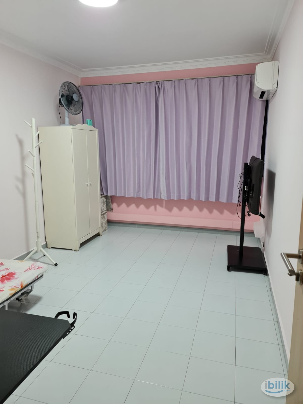 Image 2 of Middle Room at Simei, Singapore - Room rental in 