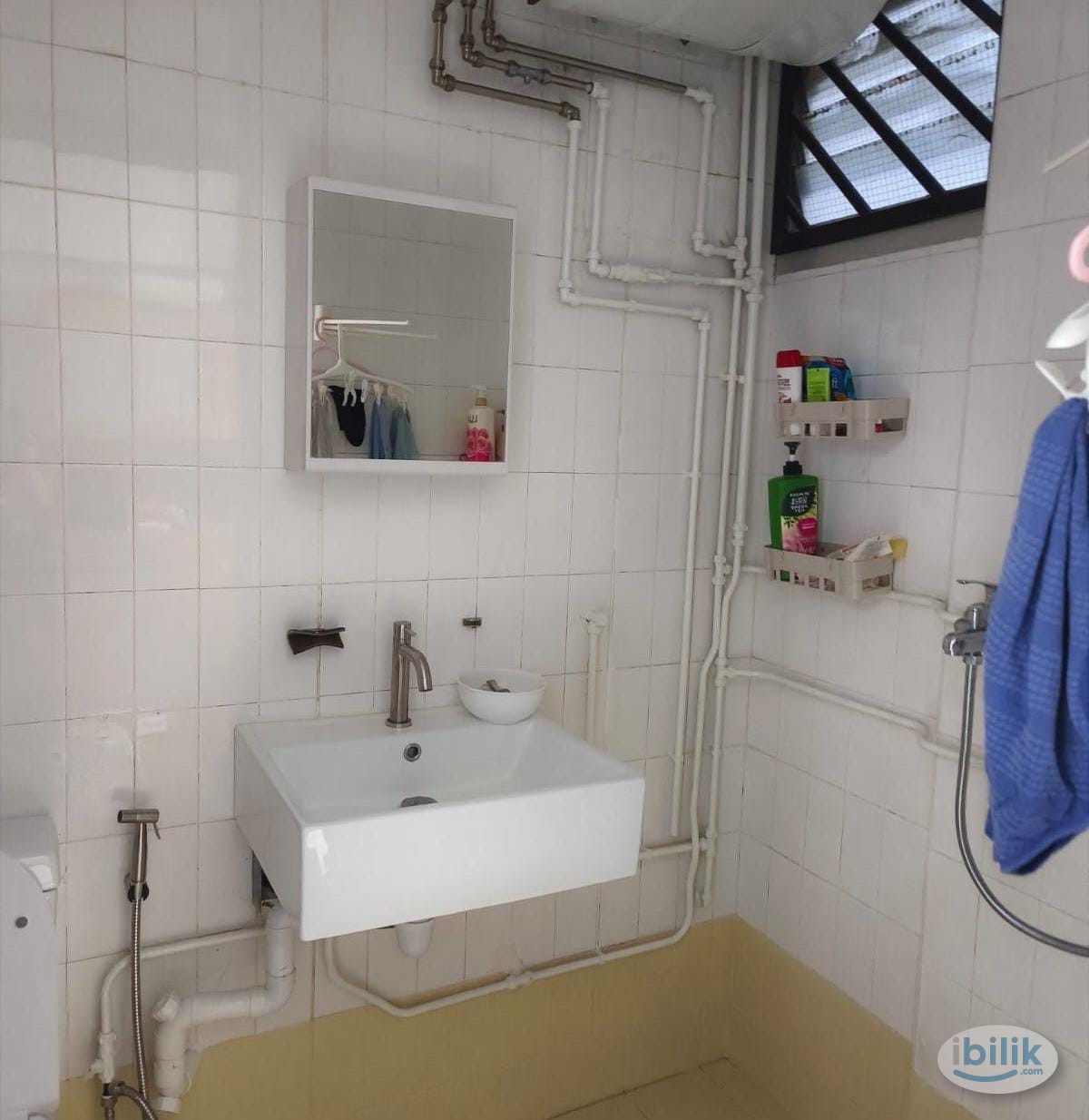 Image 3 of Middle Room at Simei, Singapore - Room rental in 