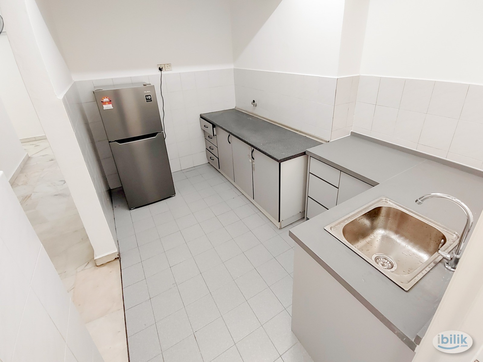 Image 1 of Danau Idaman Medium room with AC & Window @ Taman Desa, bus to MId Valley, KTM, Eco city easy access to KL Sentral, Old Klang Road, Kuchai Lama - Room rental in 