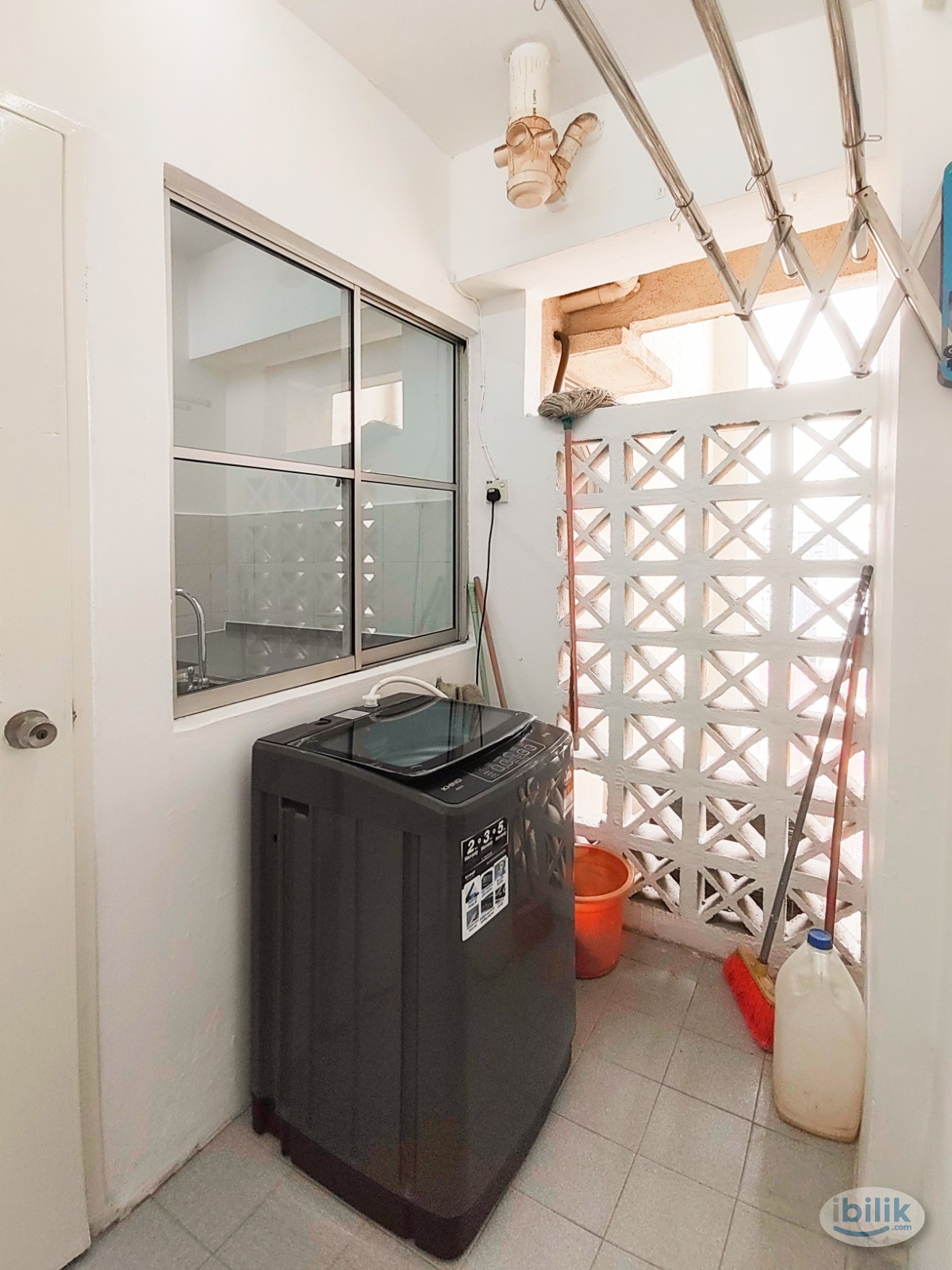 Image 2 of Danau Idaman Medium room with AC & Window @ Taman Desa, bus to MId Valley, KTM, Eco city easy access to KL Sentral, Old Klang Road, Kuchai Lama - Room rental in 