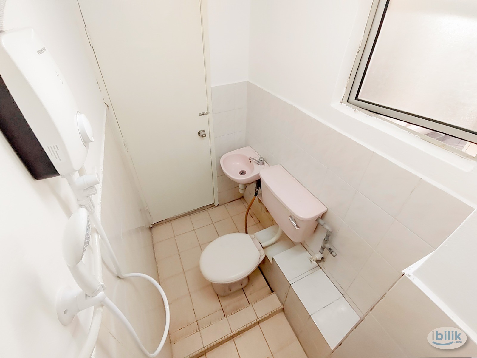 Image 3 of Danau Idaman Medium room with AC & Window @ Taman Desa, bus to MId Valley, KTM, Eco city easy access to KL Sentral, Old Klang Road, Kuchai Lama - Room rental in 