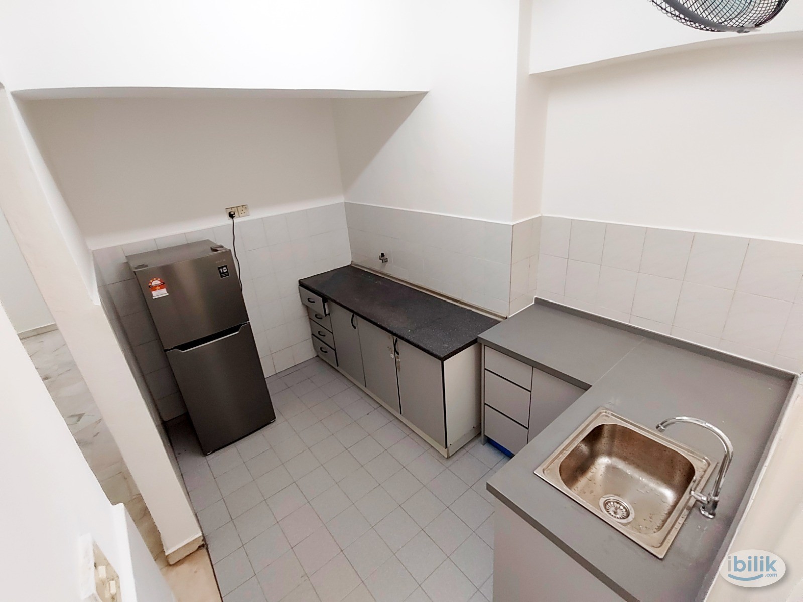 Image 3 of Queen Bed Medium Room with A/C & Window @ Taman Desa, Cheras,Near LRT,,, Midvalley - Room rental in 