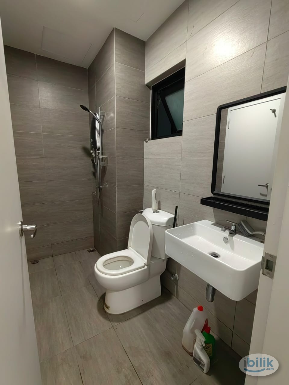 Image 3 of [MALE] - MEDIUM ROOM - Room rental in 