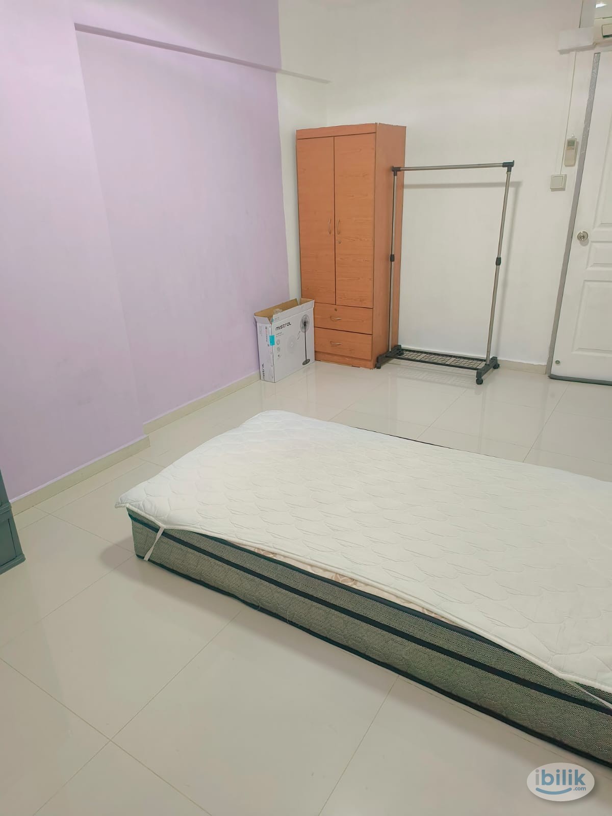 Image 2 of Blk 945 Jurong West st 91 common room - Room rental in 