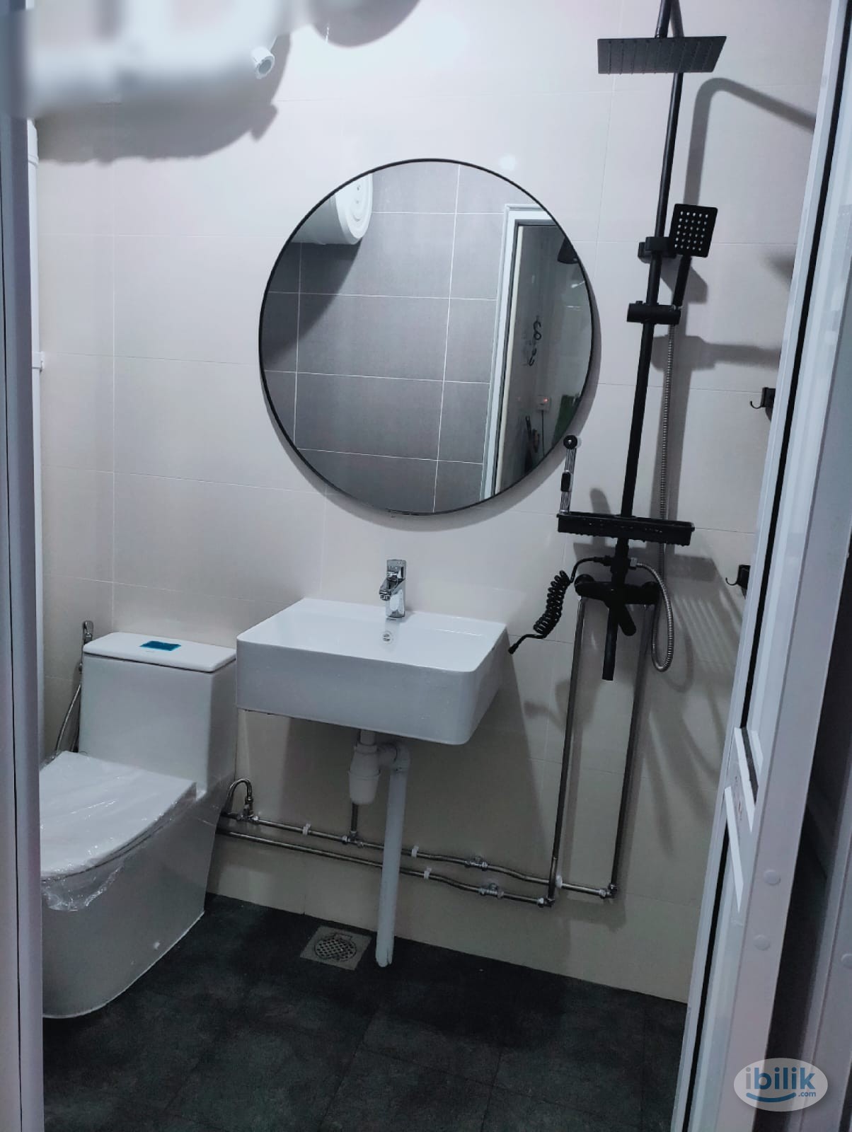 Image 4 of Blk 945 Jurong West st 91 common room - Room rental in 