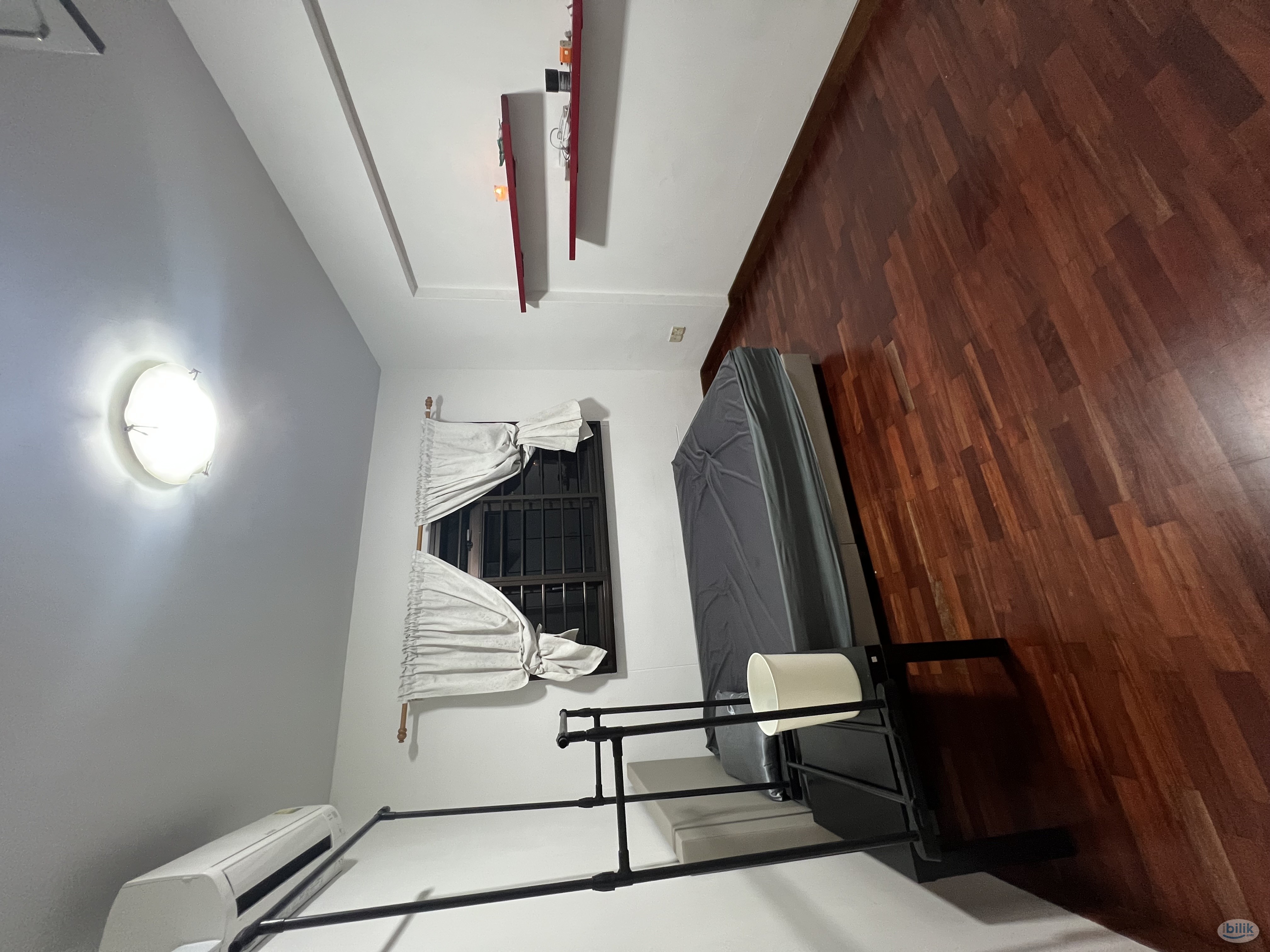 Image 1 of Middle Room at Choa Chu Kang, Singapore - Room rental in 