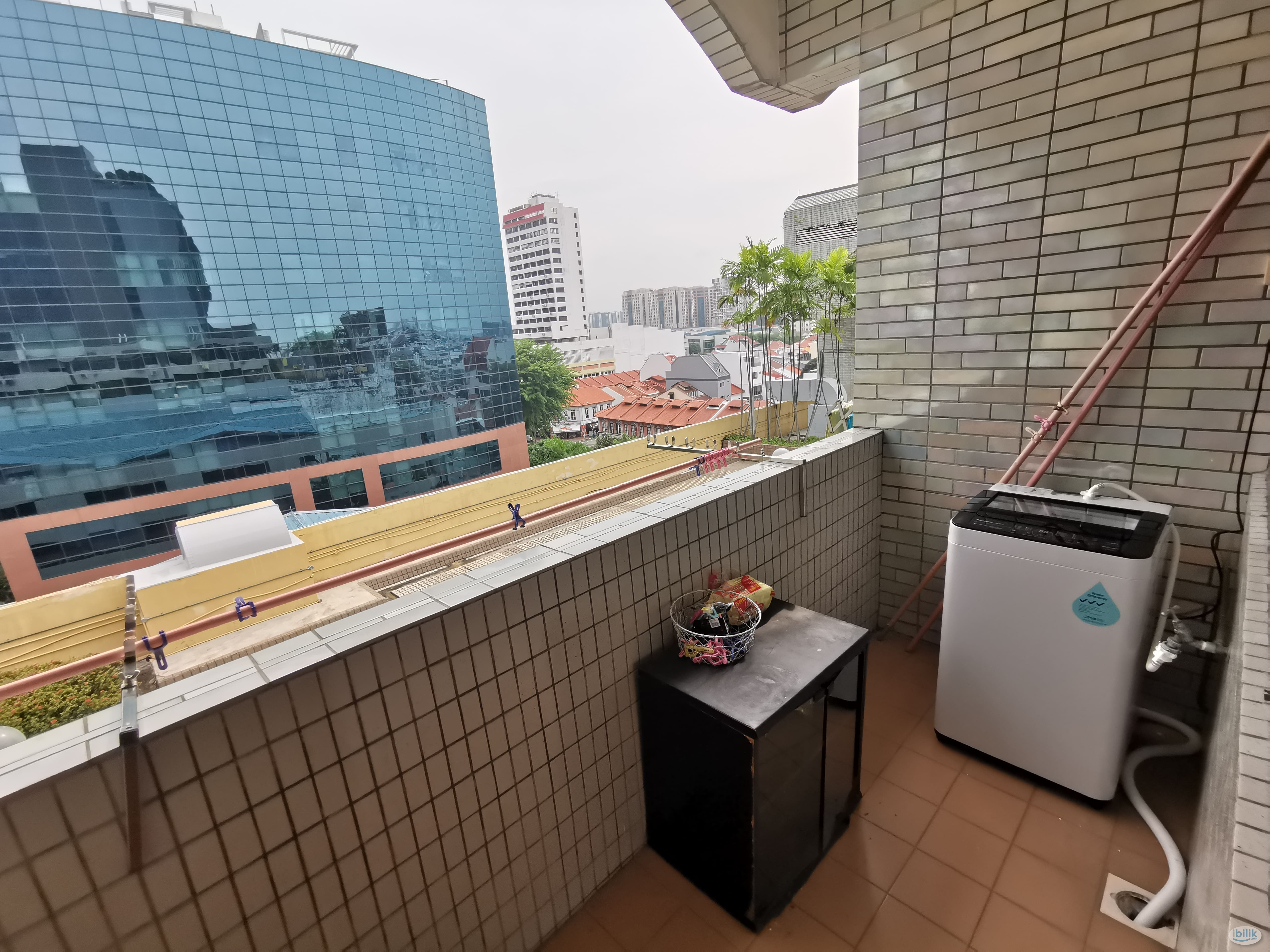 Image 4 of Middle Room at East Coast, Singapore - Room rental in 