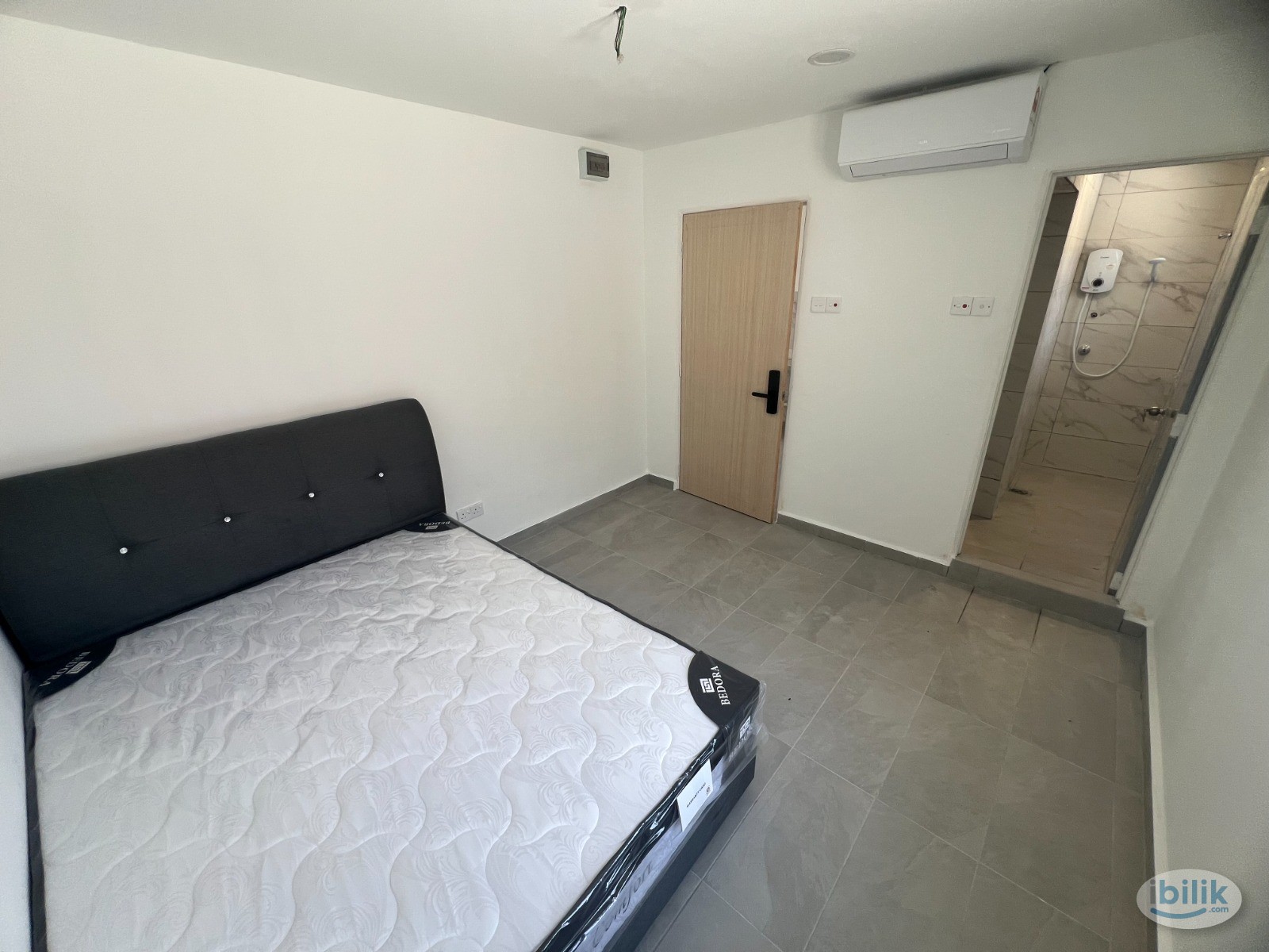Image 3 of Master Room at KTM Petaling Station, Kuala Lumpur - Room rental in 