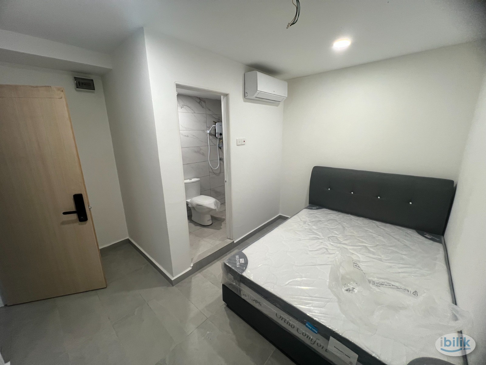 Image 4 of Master Room at KTM Petaling Station, Kuala Lumpur - Room rental in 
