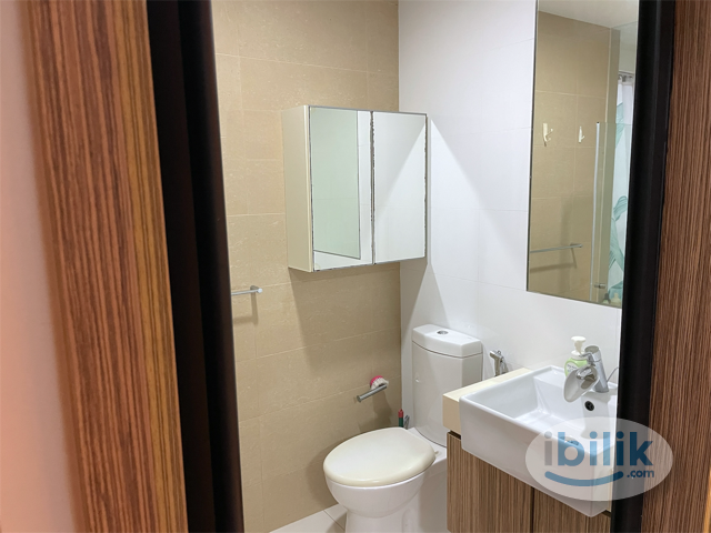 Image 3 of Single Room at Trevista, Toa Payoh - Room rental in 