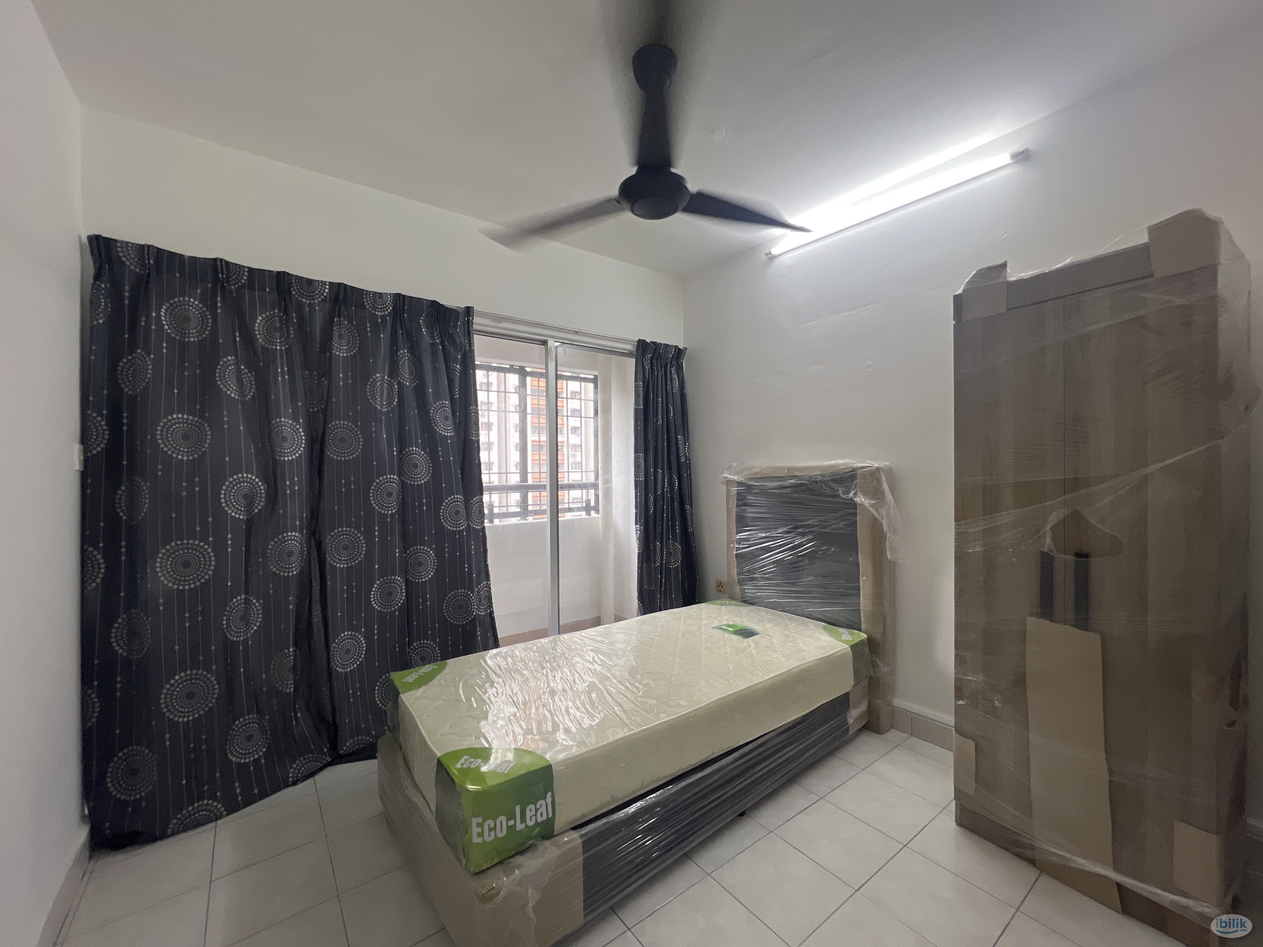 Image 1 of 🚶‍♀️Walking Distance to Bus Stop⭐ NEWLY RENOVATED 🔥Single Room at Flora Damansara, Damansara Perdana - Room rental in 