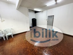 Room Rental in Selangor - 🚆5 mins to One Utama Shopping Mall@ Master Room with private bathroom for Rent @ Bandar Utama – Near One Utama & IKEA! 🏡🔥