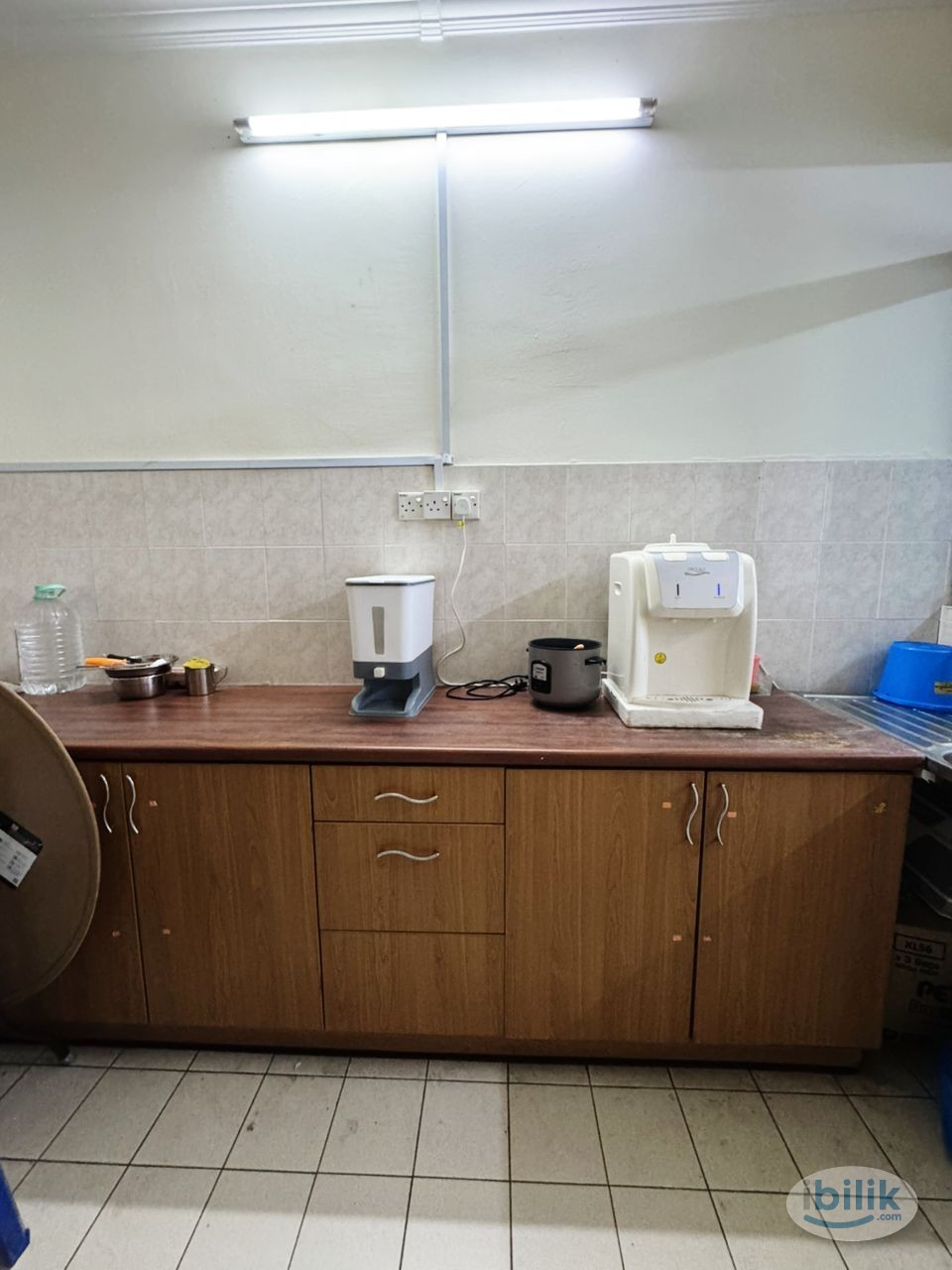 Image 2 of 🏠 Single Big Room with Window 🪟 Walking distance to MRT Bandar Utama - Room rental in 