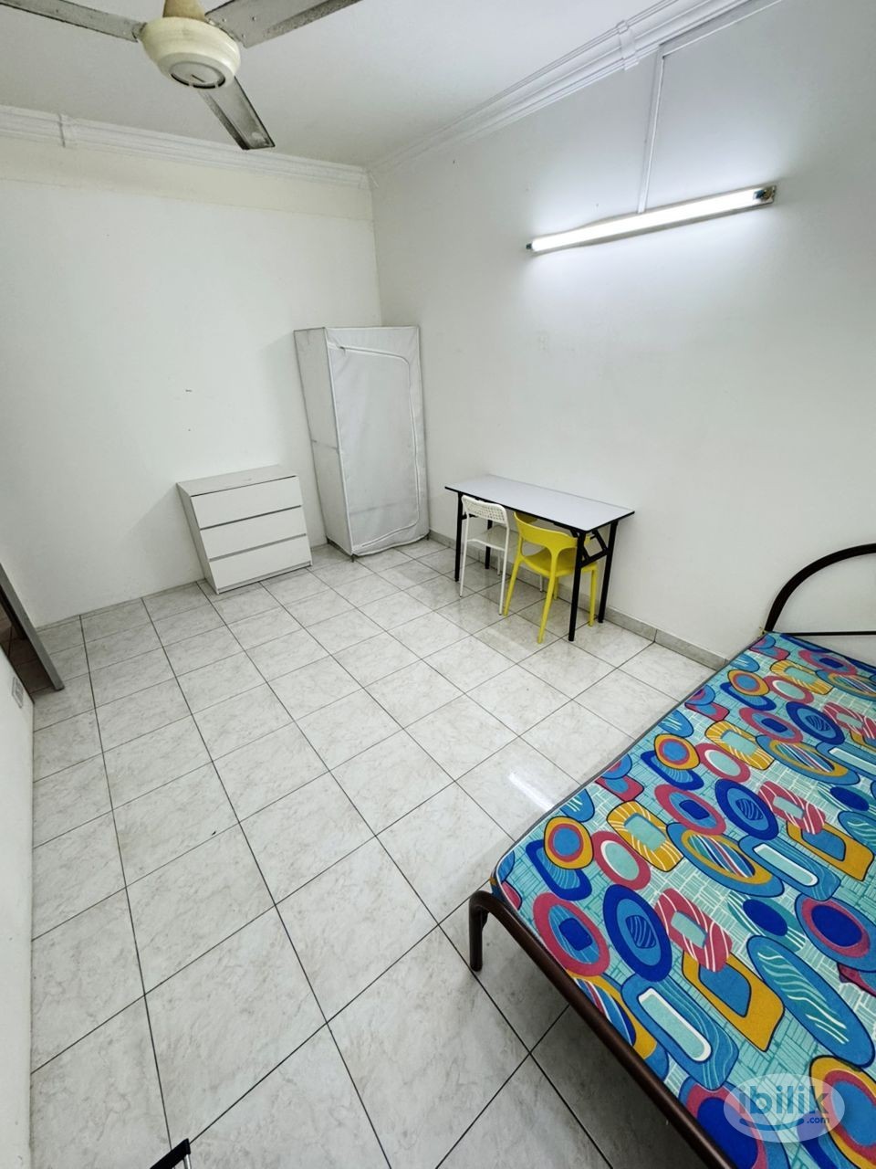 Image 3 of 🏠 Single Big Room with Window 🪟 Walking distance to MRT Bandar Utama - Room rental in 