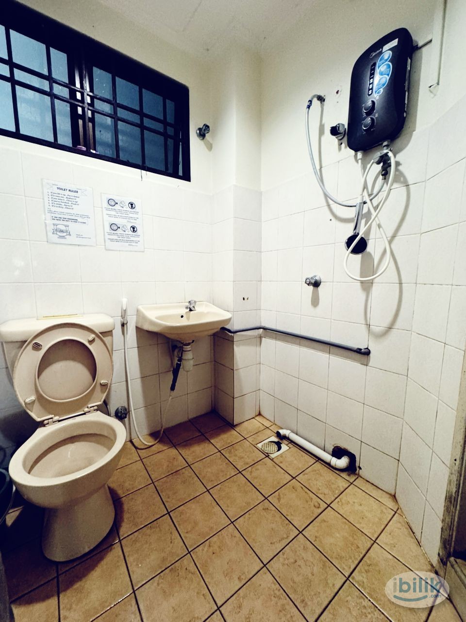 Image 5 of 🏠 Single Big Room with Window 🪟 Walking distance to MRT Bandar Utama - Room rental in 