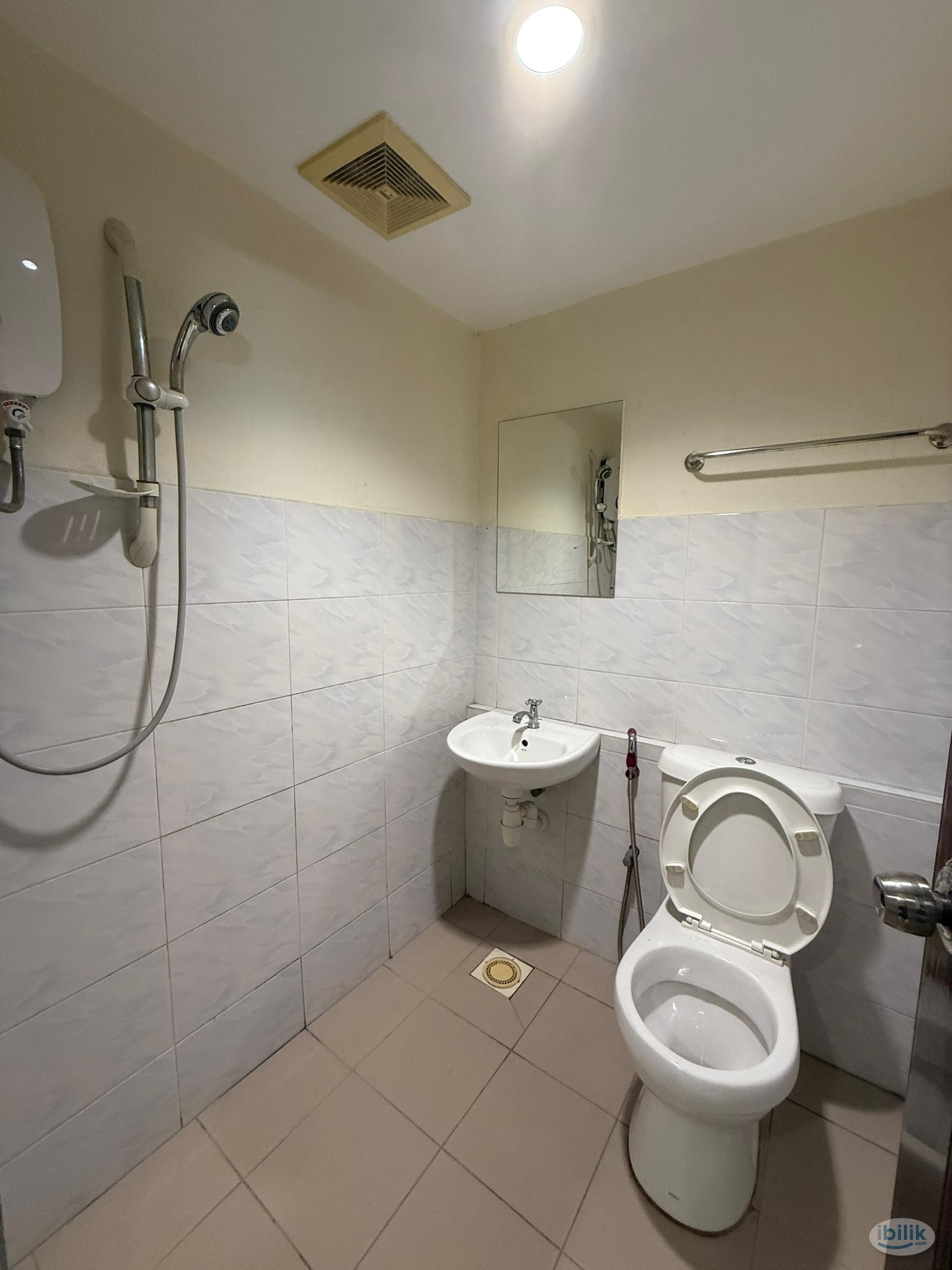 Image 1 of Kajang, Coliving Master Room To Rent, ZERO DEPOSIT - Room rental in 