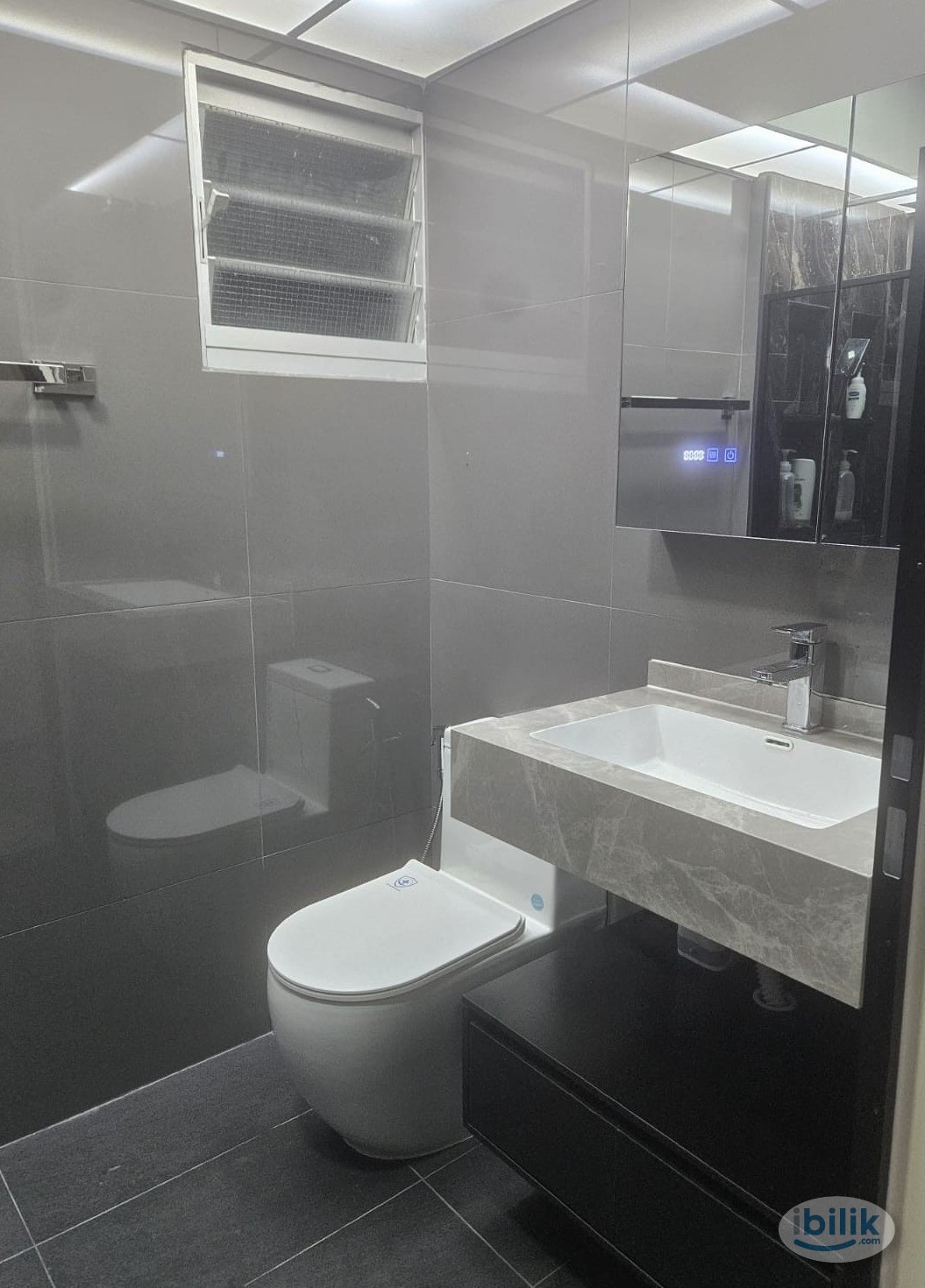 Image 3 of Common Room at Woodlands Crescent ( Indian Female Tenant Only ) - Room rental in 