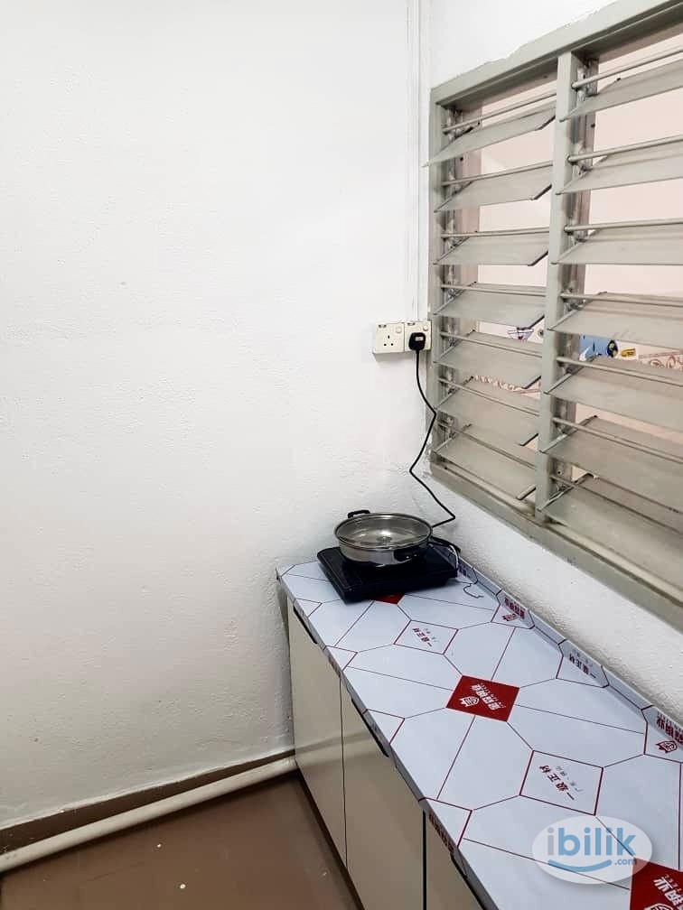 Image 2 of 🚶‍♀️Walking Distance to Bus Stop⭐ NEWLY RENOVATED 🔥Single Room at Flora Damansara, Damansara Perdana - Room rental in 