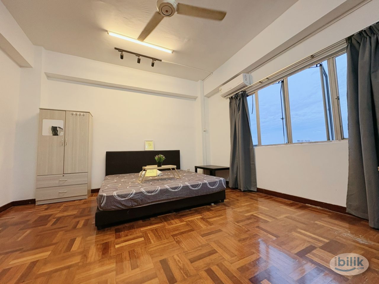 Image 1 of 🚶‍♀️Walking Distance to BRT Fully Furnished Middle Room at Ridzuan Condominium, Bandar Sunway ✨ - Room rental in 