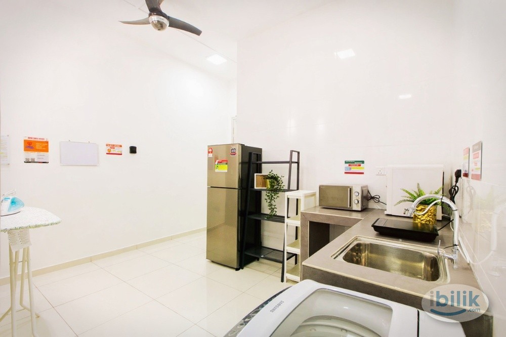 Image 4 of Middle Room @ The Annex Taman Connaught, Low Deposit - Room rental in 