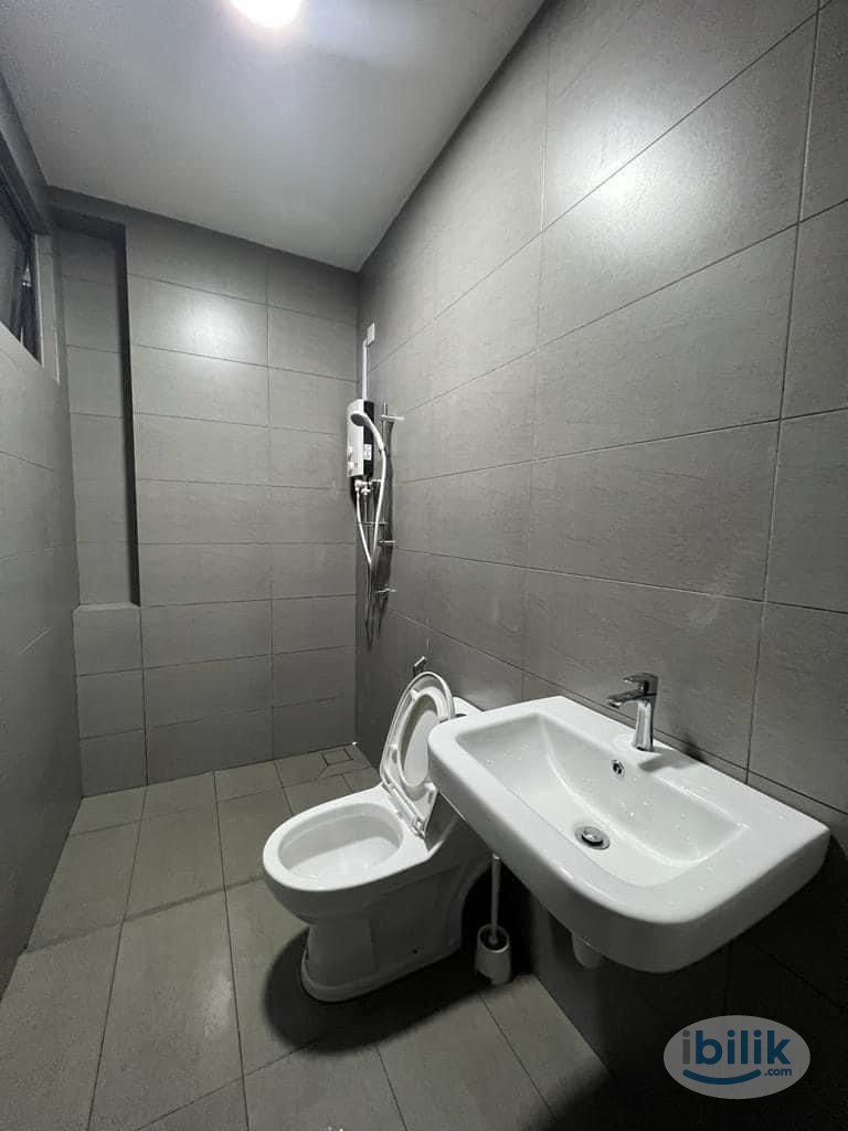 Image 4 of Middle Room at The Hermington, Kuchai Lama - Room rental in 