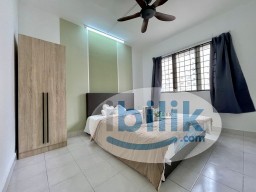 Room Rental in Petaling Jaya - Muslim female middle room