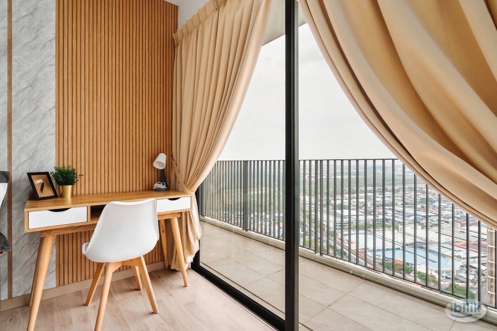 Image 2 of Middle Room at Emporis, Kota Damansara [PROMO] [FULLY FURNISHED] - Room rental in 