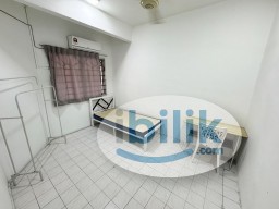 Room Rental in Selangor - Middle Room at Bandar Utama, Petaling Jaya, Nearby👉One Utama, Centre Point,First Avenue,Meng Yien Food Court📍😍🚩