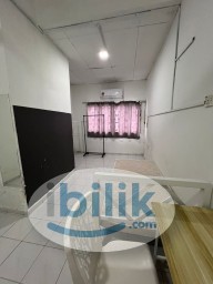 Room Rental in Selangor - Middle Room at SS2, Petaling Jaya,Nearby👉LRT Station 3Min,Sea Park, SS2 MCD📍🤩