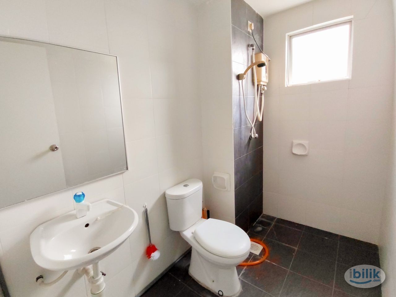 Image 5 of 5mins walks to MRT KD & Segi Uni, 1 Station to #DataranSunway, 3 Station to #OneUtama, 4 Station to #TTDI, Single room - Room rental in 