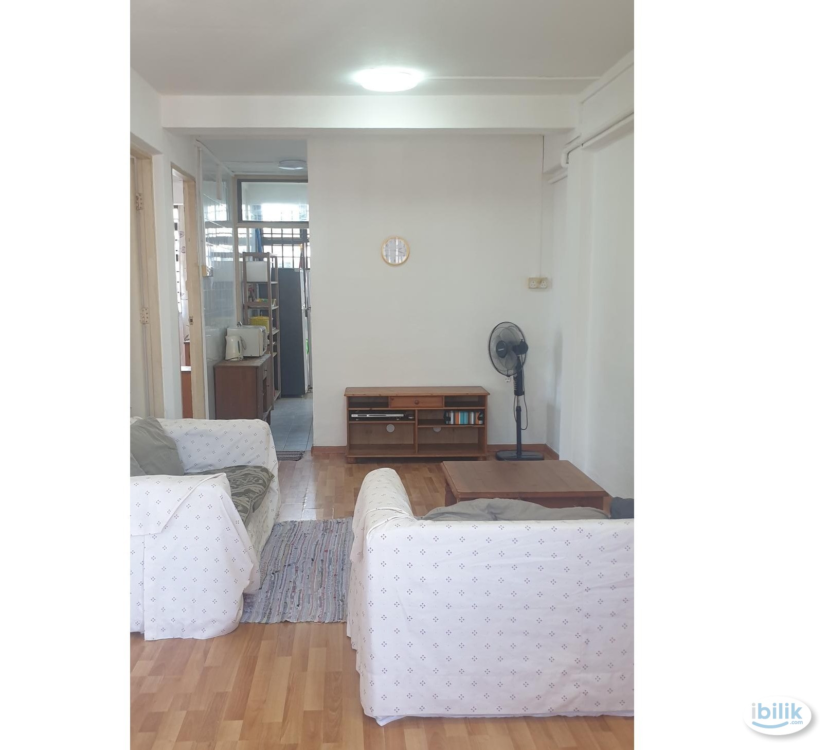 Image 1 of 3 Bedroom @ Blk 6 Beach Road - Room rental in 