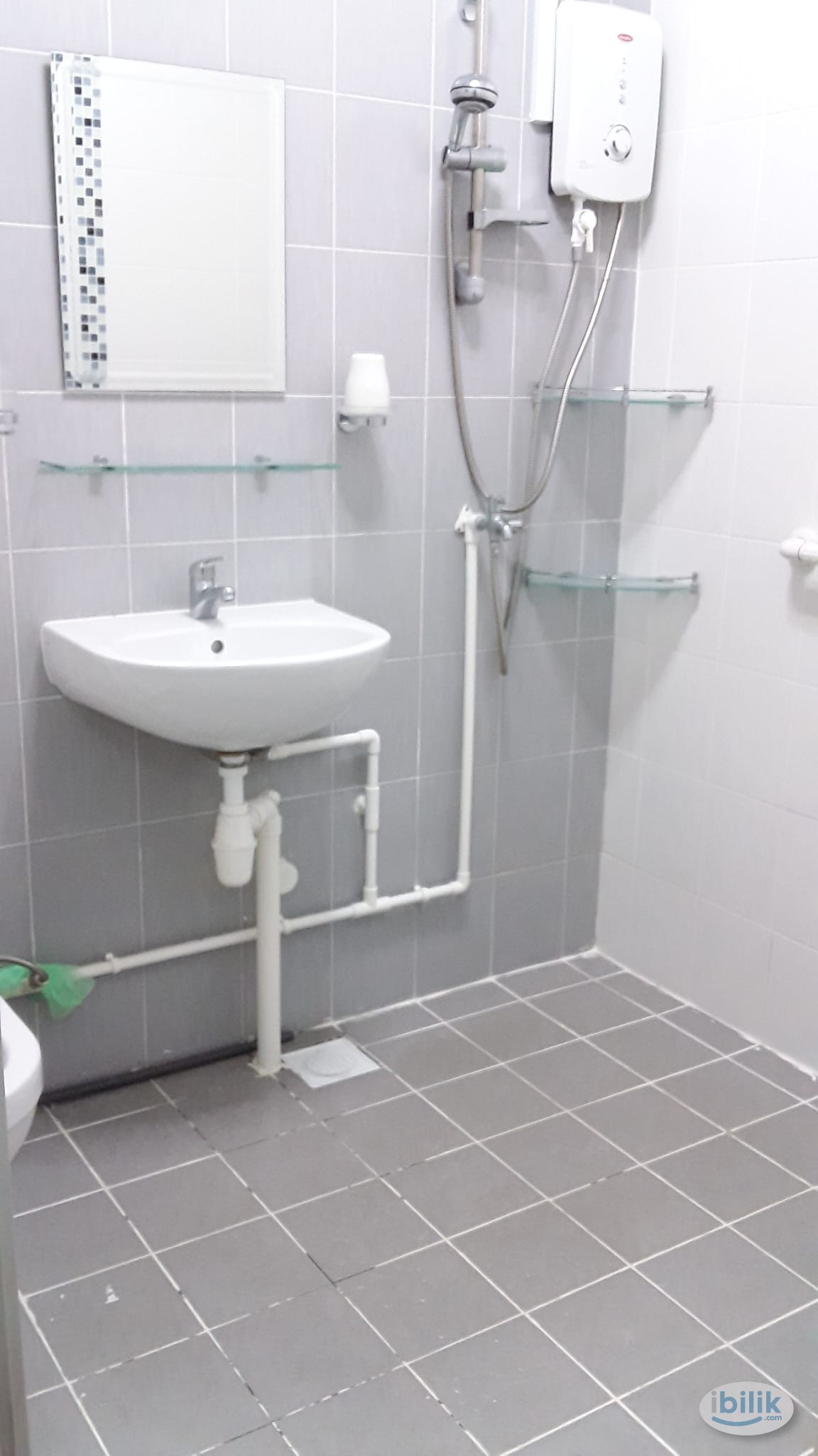 Image 4 of Single Room at Bukit Batok, Singapore - Room rental in 