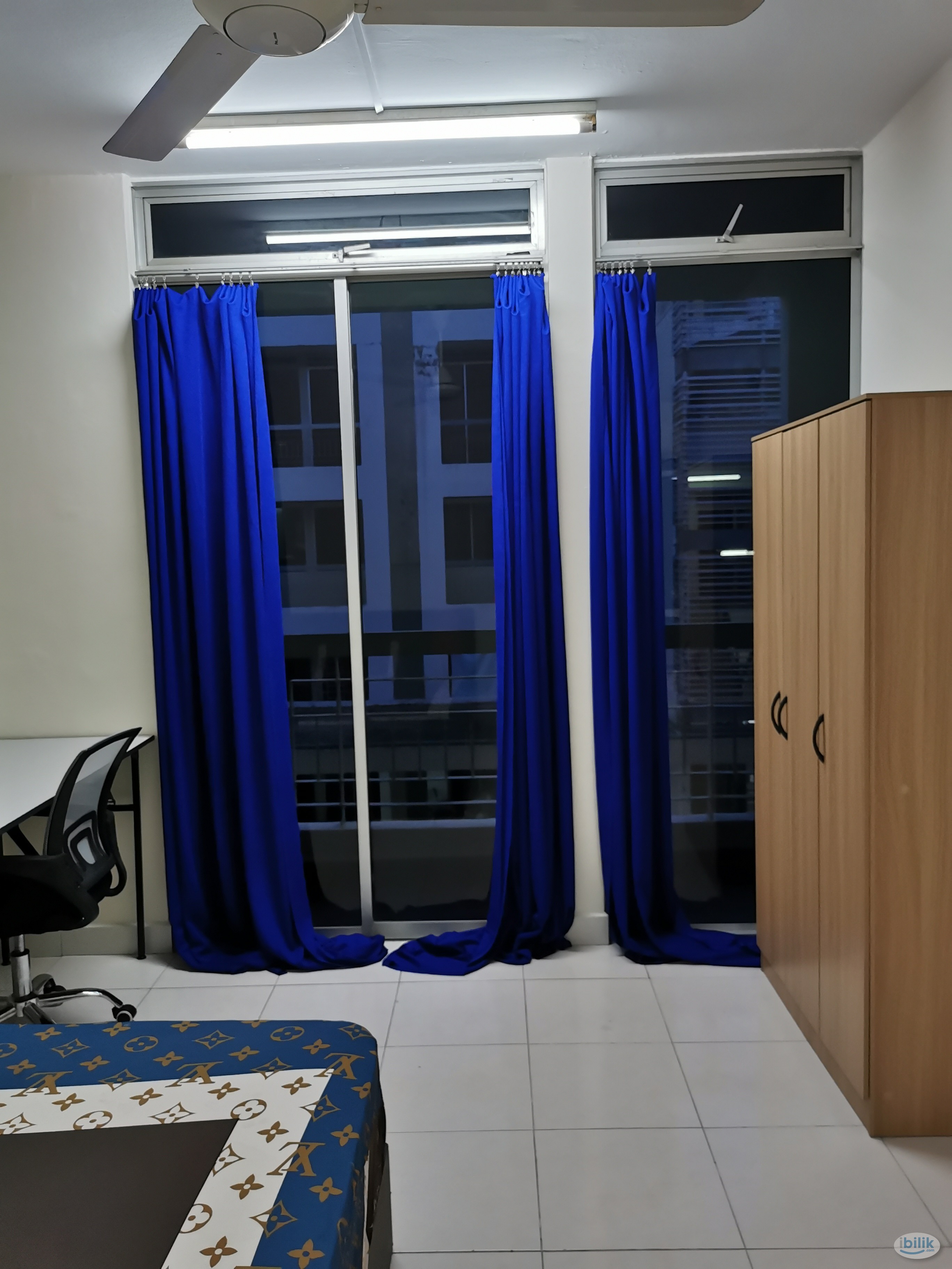 Image 3 of Cyberia Smarthome – middle room with balcony (including utility charges) - Room rental in 