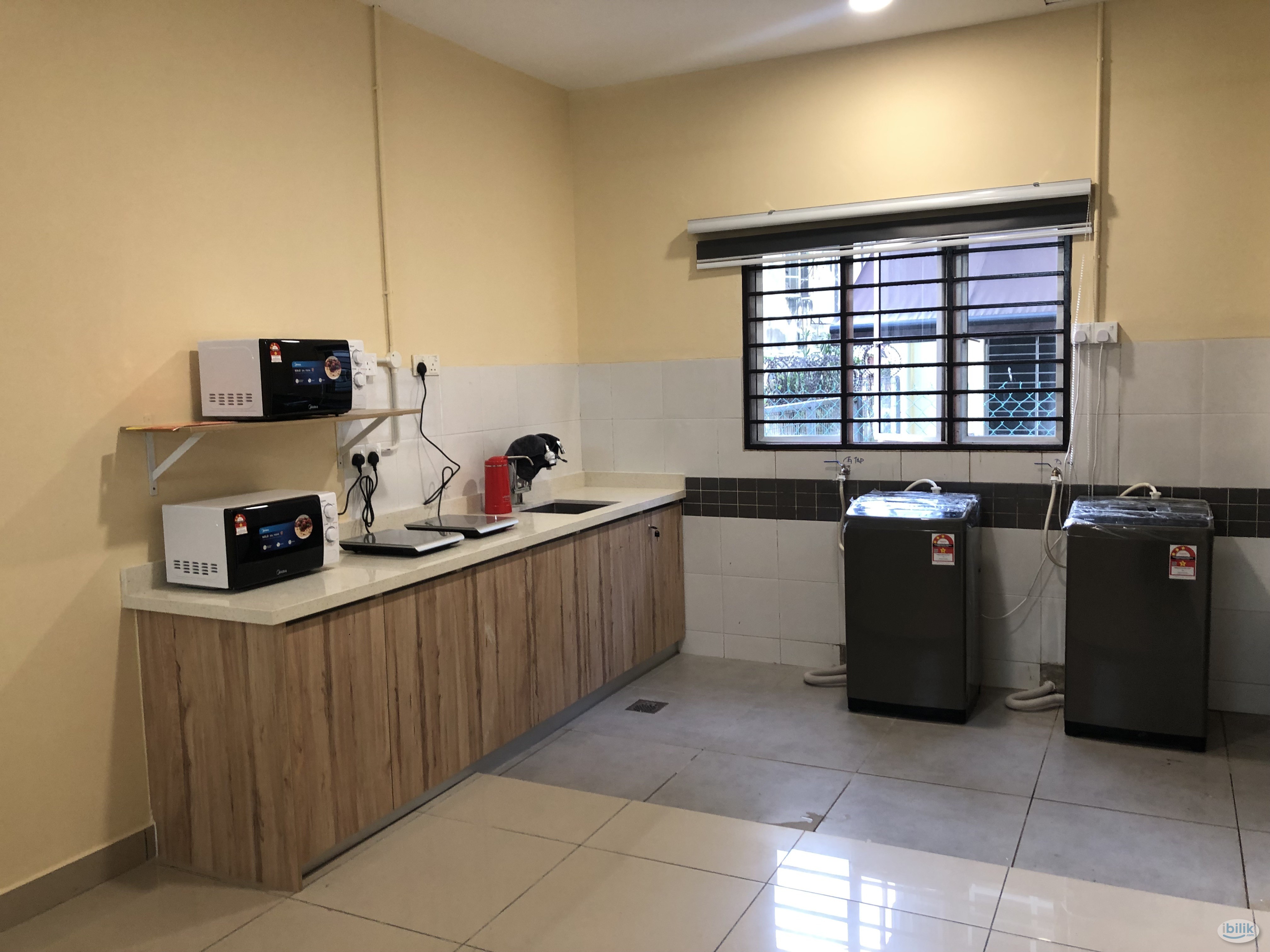 Image 2 of ⭐️ Single Room Fully Furnished @ SUBANG 2 Landed,5 mins to Help Uni, Special Promotion, New Aircond Wardrobe Table Chair Mattress - Room rental in 