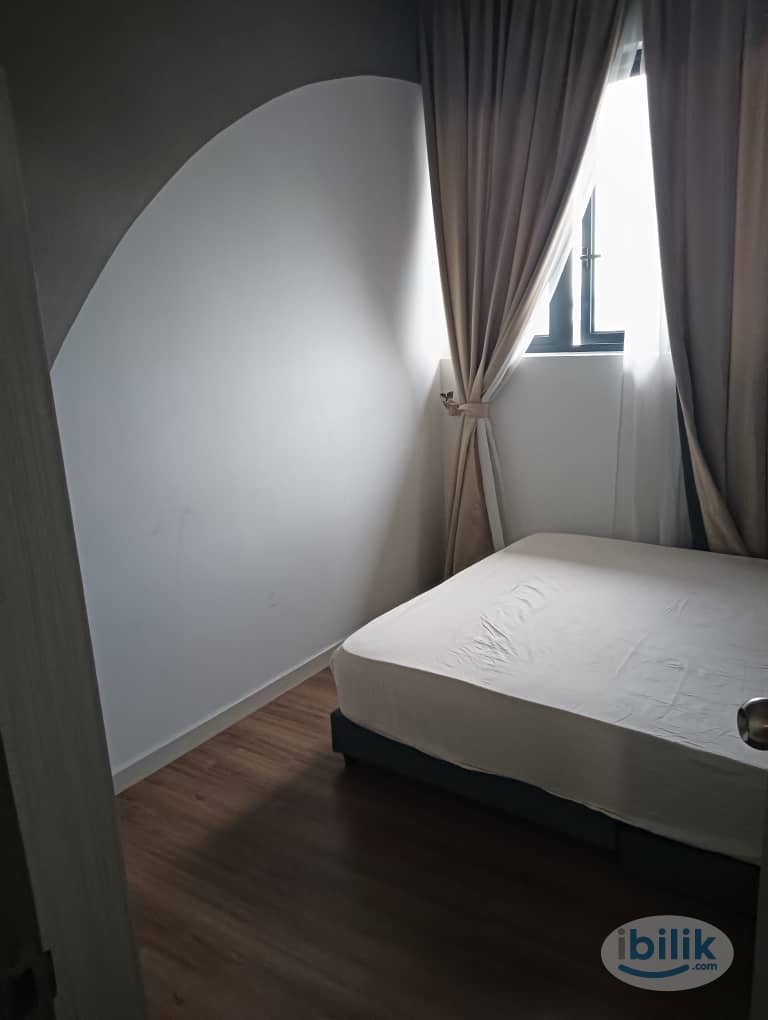 Image 1 of Middle Room Queen Bed Female Unit for Rent at M Vertica Residence, Maluri, Cheras, Kuala Lumpur - Room rental in 