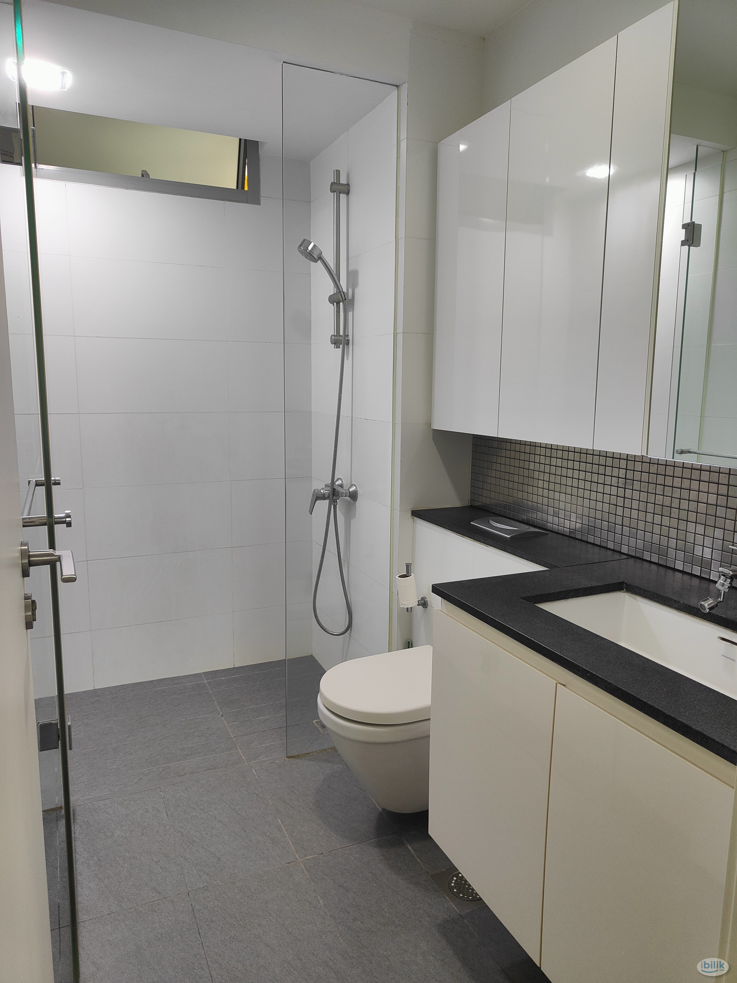Image 4 of Middle Room at The Minton, Serangoon - Room rental in 