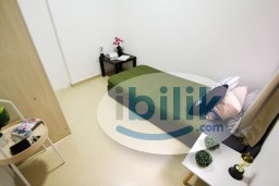 Room Rental in Selangor - New Unit🤗Fully Furnished ✅  Single bedroom with windows and AC located in Sea park apartment, Petaling Jaya