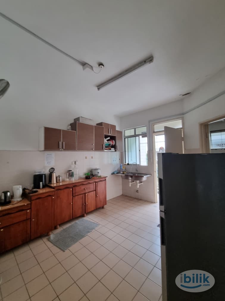 Image 5 of Low Deposit 🏠 Middle Room at USJ Subang Jaya 🚇 - Room rental in 