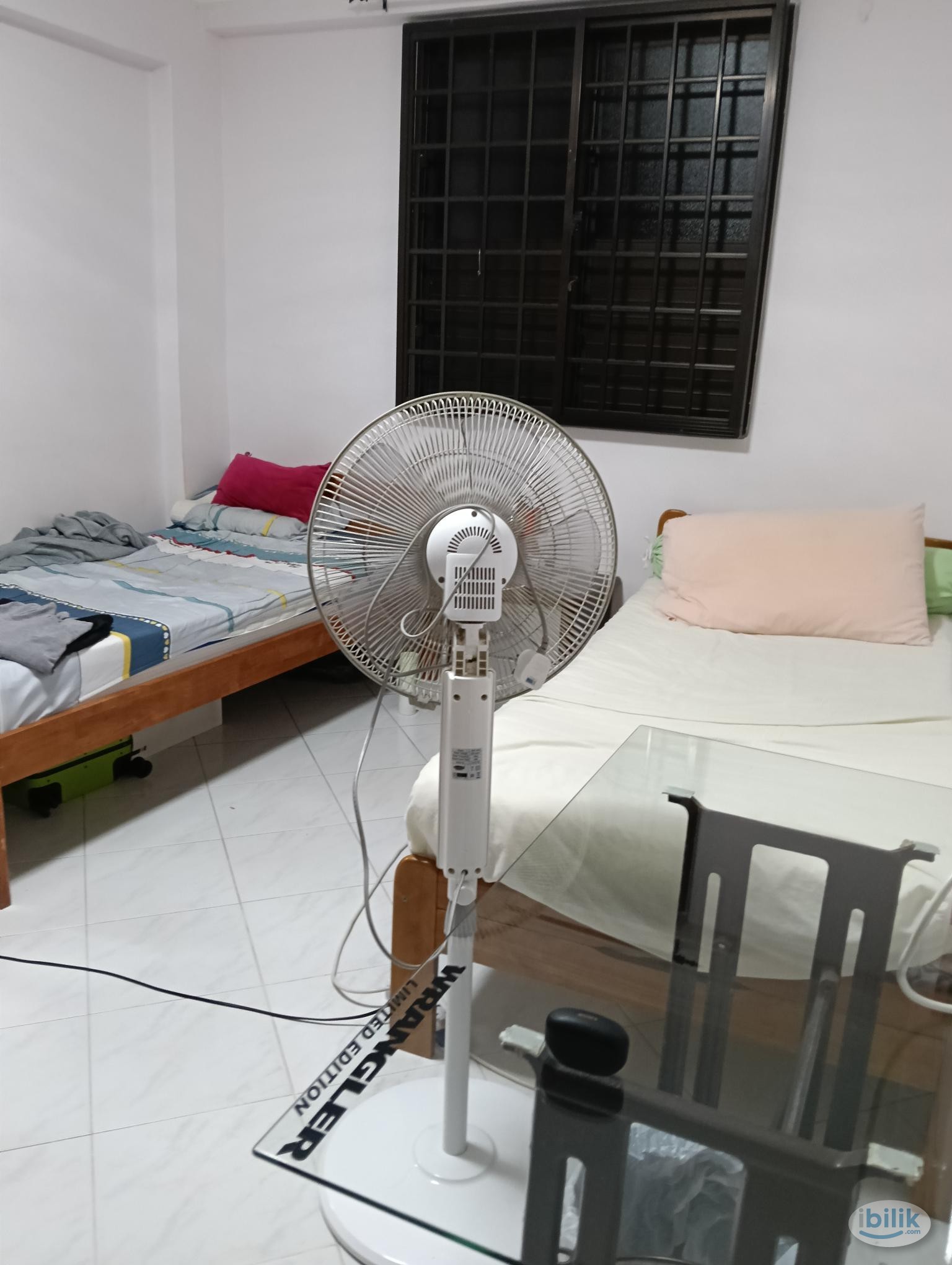 Image 1 of male sharing @ Blk 28 Jalan Bukit Merah - Room rental in 