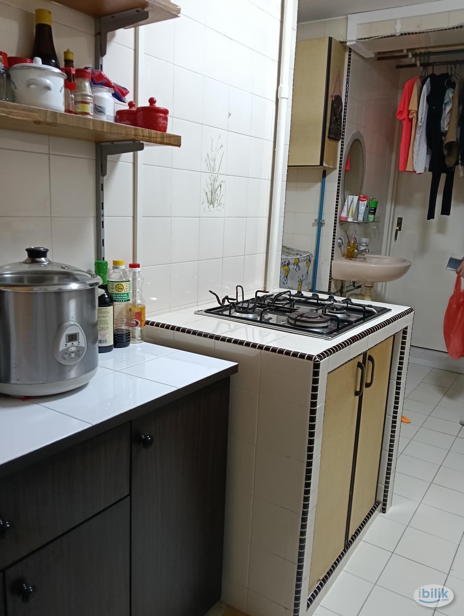 Image 2 of male sharing @ Blk 28 Jalan Bukit Merah - Room rental in 