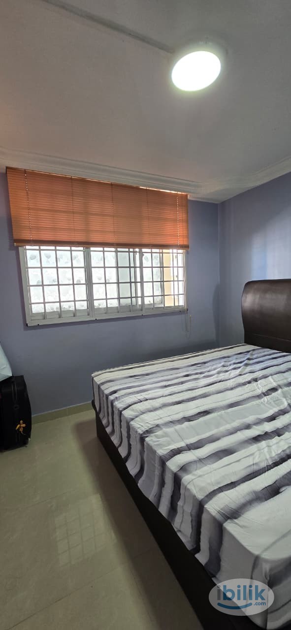 Image 1 of Middle Room at Bedok, Singapore - Room rental in 