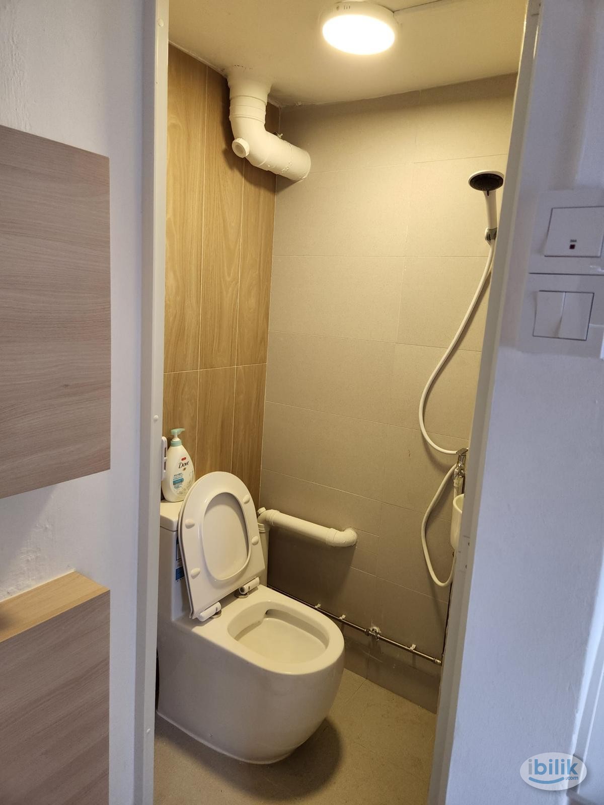 Image 3 of female sharing @ aircon & wi-fi. - Room rental in 